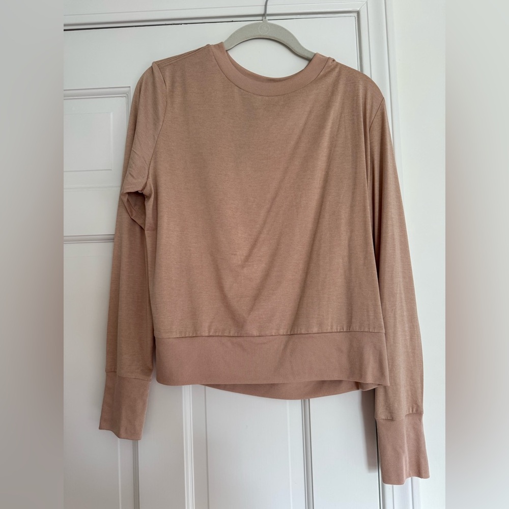 Vuori daydream crew Medium NWOT